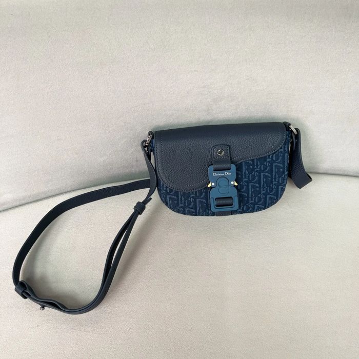 DIOR サドルメッセンジャー mini ネイビー サイズ:19.5x13x4.3cm DIOR サドルメッセンジャー mini ネイビー サイズ:19.5x13x4.3cm