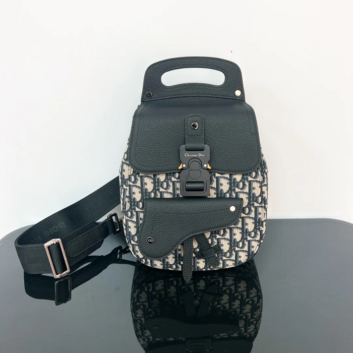 DIOR サドルフラップメッセンジャー ギャロップ サイズ:27.5x19x11.5cm DIOR サドルフラップメッセンジャー ギャロップ サイズ:27.5x19x11.5cm