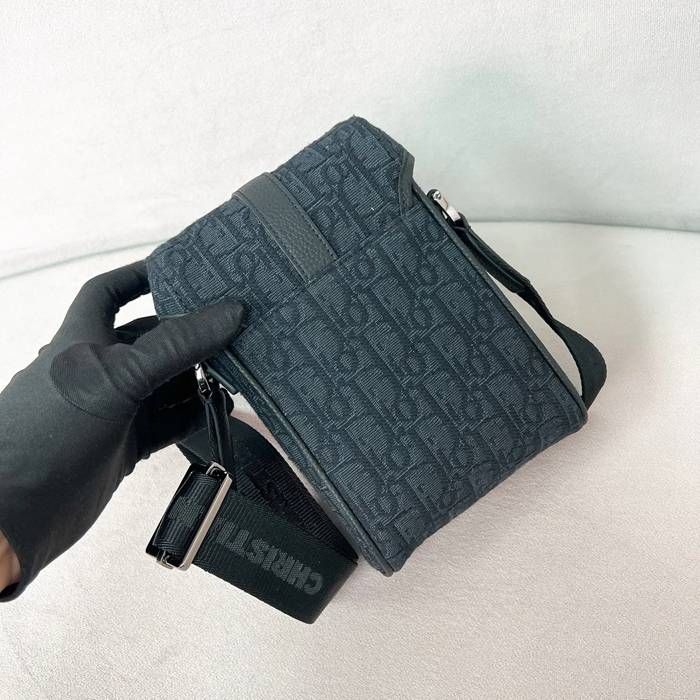 DIOR 黒粒面牛皮メッセンジャー ヒットザロード サイズ:20x13cm