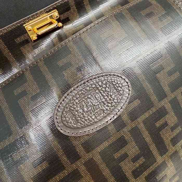 FENDI 7vA476 牛皮荔枝紋斜め掛け サイズ:41x34x12cm