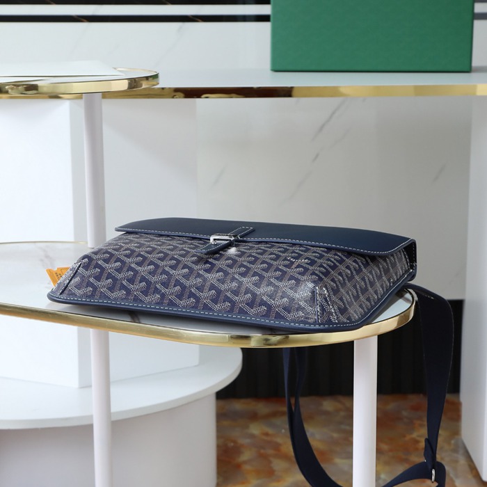 GOYARD クルシエメッセンジャー 青 サイズ:32x25cm