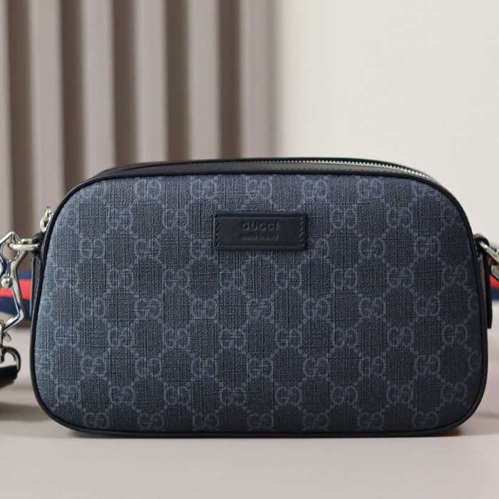 GUCCI メンズカメラバッグ サイズ:24x14cm