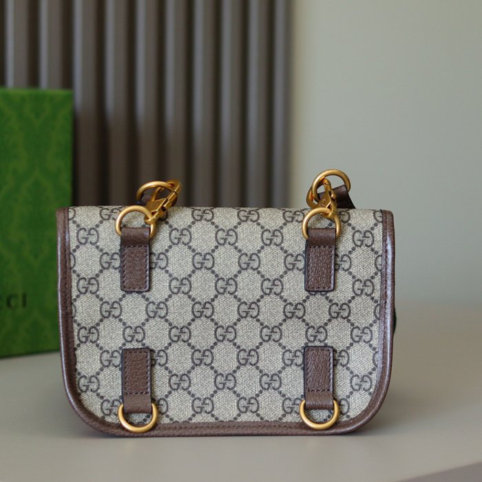 GUCCI ユニセックス斜め掛け サイズ:20x13x2.5cm