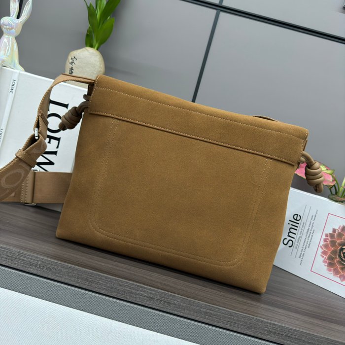 LOEWE 062404 スエード牛皮革 フラメンコ サイズ:34x24x12cm