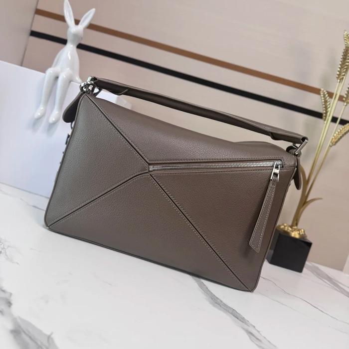 LOEWE 052446 大パズルハンドバッグ サイズ:32.5x23.5x14.5cm