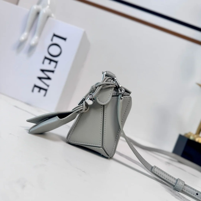 LOEWE 062511 ミニパズルハンドバッグ サイズ:17.5x12.5x7.5cm