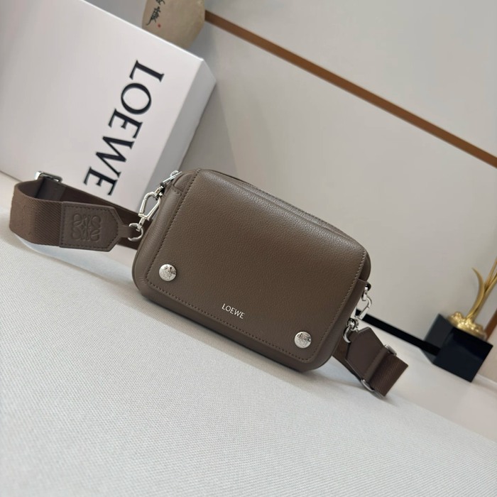 LOEWE 652514 小ペブルメッセンジャー サイズ:20x12.5cm