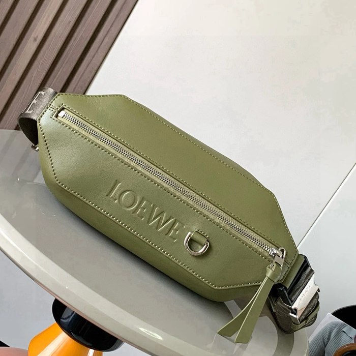 LOEWE 9074 牛皮革変形スリング オリーブ灰 サイズ:32.5x12.3cm