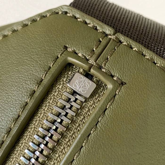 LOEWE 9074 牛皮革変形スリング オリーブ灰 サイズ:32.5x12.3cm