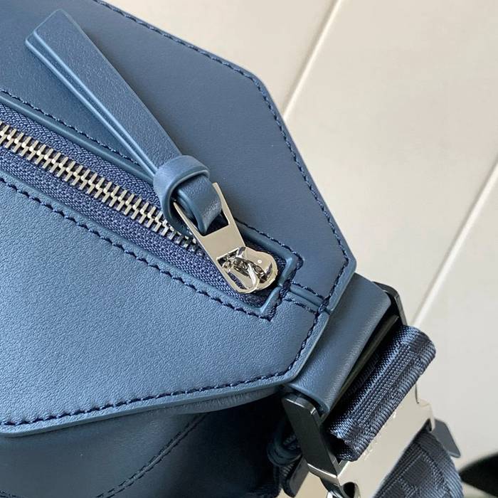 LOEWE 9074 牛皮革変形スリング 藍色 サイズ:32.5x12.3cm