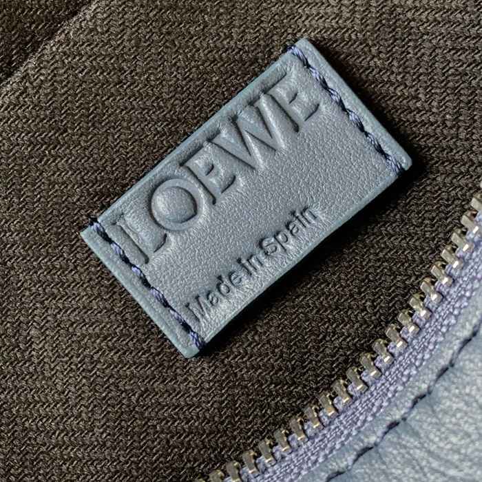 LOEWE 9074 牛皮革変形スリング 藍色 サイズ:32.5x12.3cm