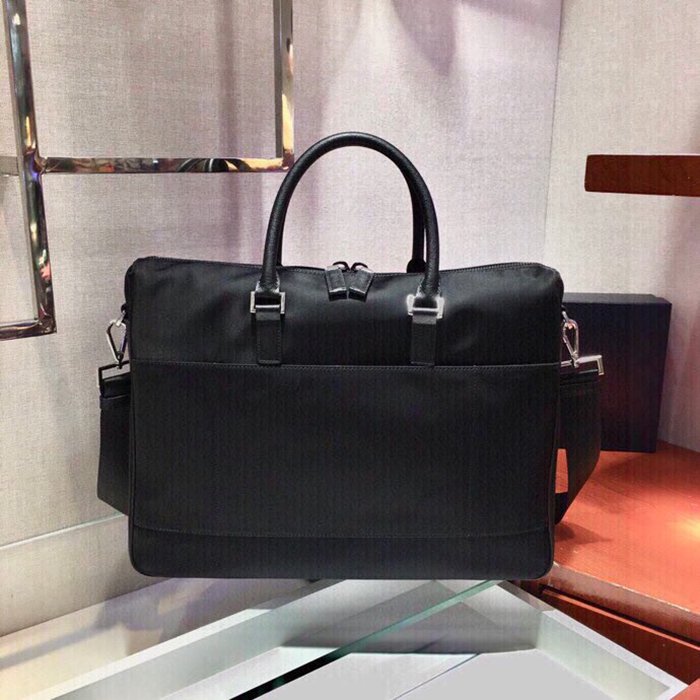 PRADA 2VE017 ナイロンブリーフケース サイズ:40x32cm