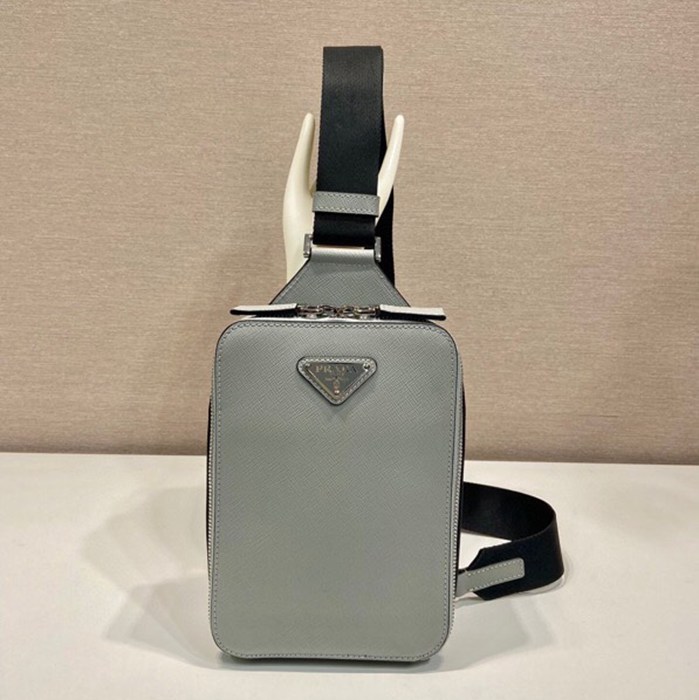 PRADA 2VZ106 胸バッグ サイズ:20x14cm PRADA 2VZ106 胸バッグ サイズ:20x14cm