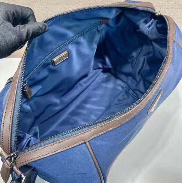 PRADA 2VH180 メッセンジャー サイズ:34x34x17cm