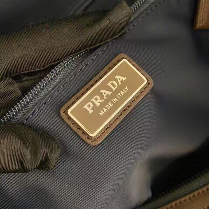 PRADA 2VH180 メッセンジャー サイズ:34x34x17cm