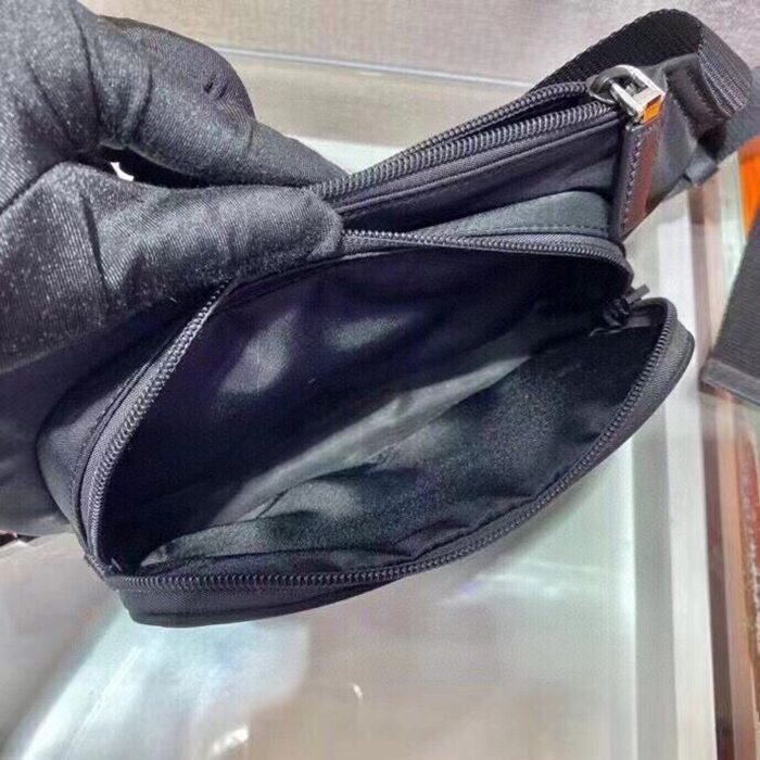 PRADA 2VH128 ウエストバッグ サイズ:19x13x2.5cm