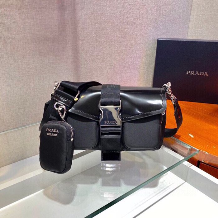 PRADA 1BD295 ナイロンショルダー サイズ:23x12.5x5.5cm PRADA 1BD295 ナイロンショルダー サイズ:23x12.5x5.5cm