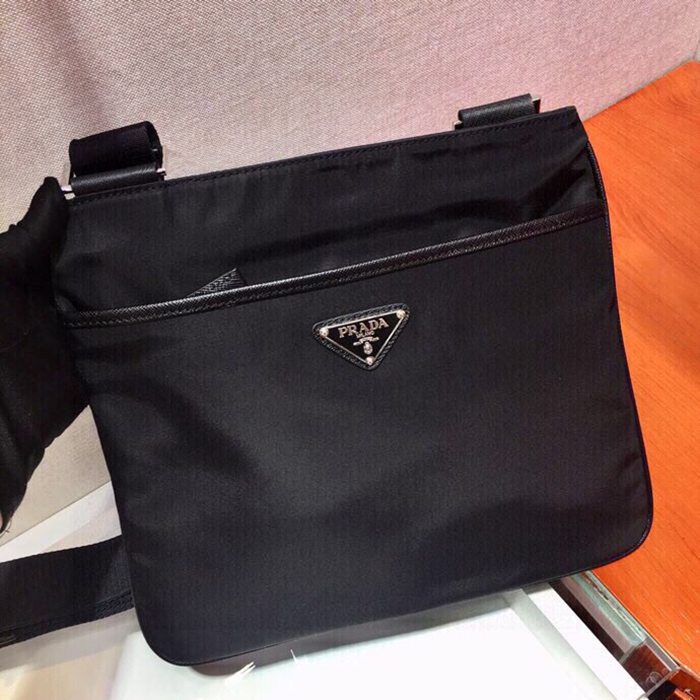 PRADA VA053M メンズバッグ サイズ:29x26cm