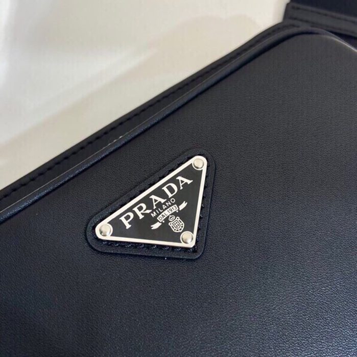 PRADA 2VH156 ウエストバッグ カーフ サイズ:21x13x2.5cm