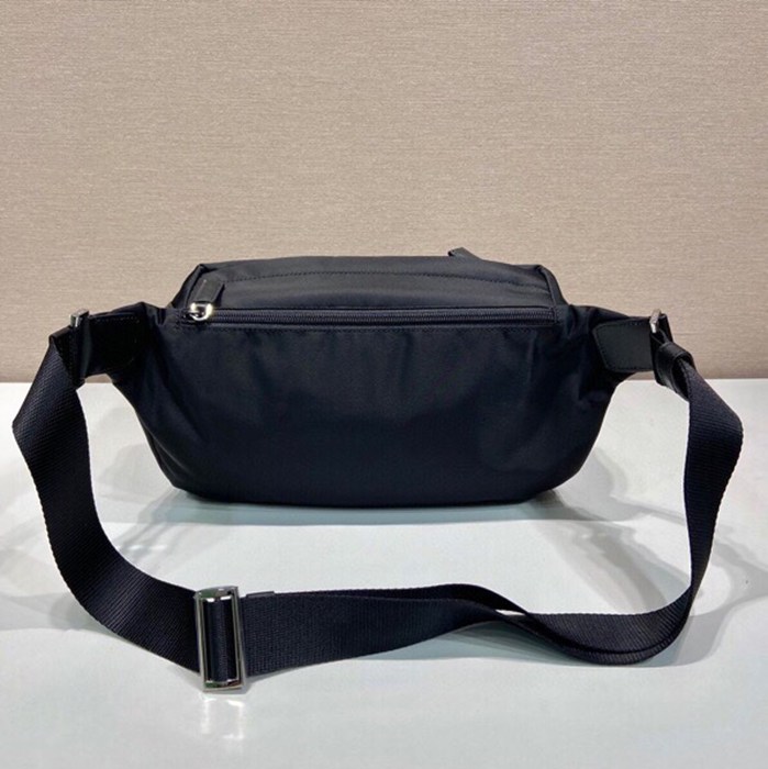 PRADA 2VH175 ショルダー サイズ:27x18cm
