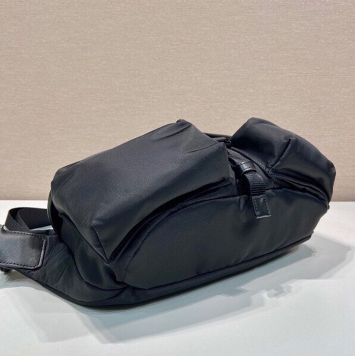 PRADA 2VH175 ショルダー サイズ:27x18cm