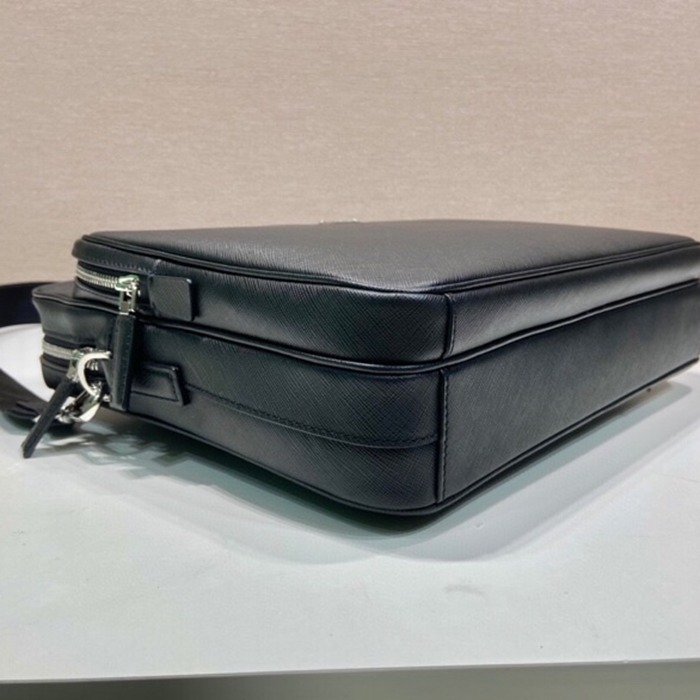PRADA 2VE021 ブリーフケース サイズ:37x28x8.5cm