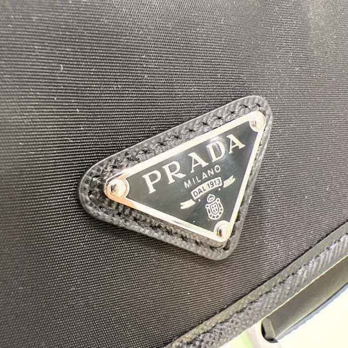 PRADA 2ZH108 スマホバッグ 横型 サイズ:18x12.5x2.5cm