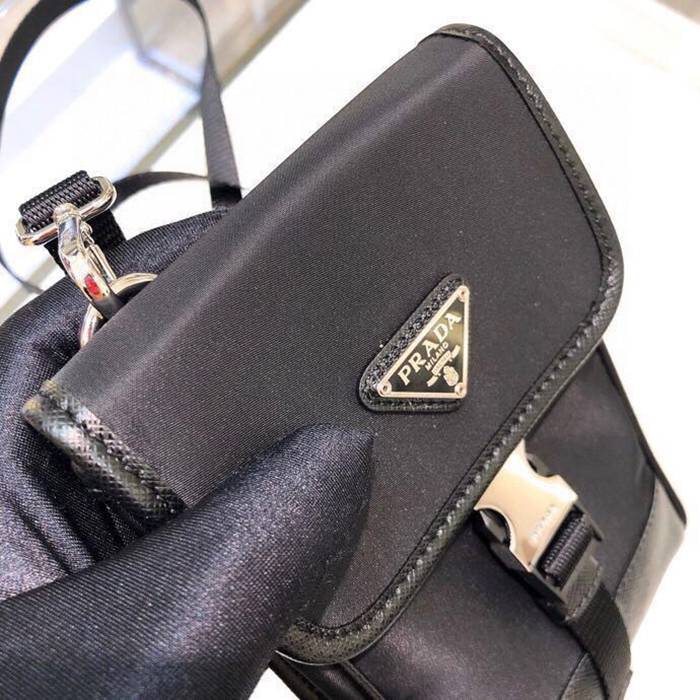 PRADA 2ZH109 スマホバッグ 縦型 サイズ:19x12x2.5cm