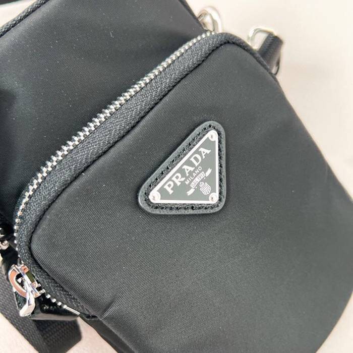 PRADA 2ZT024 スマホバッグ 縦型 サイズ:17x11x4.5cm