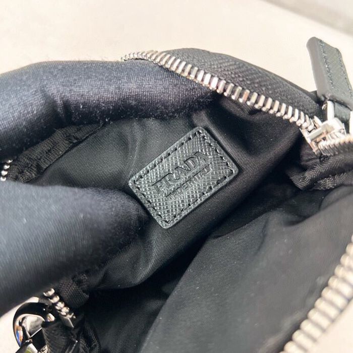 PRADA 2ZT024 スマホバッグ 縦型 サイズ:17x11x4.5cm
