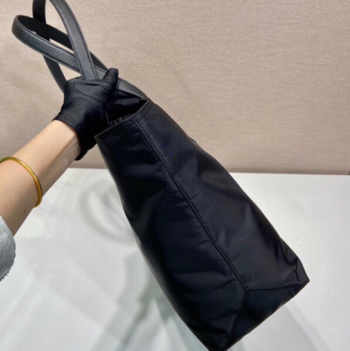 PRADA 1BG527 トート サイズ:43x31x15cm