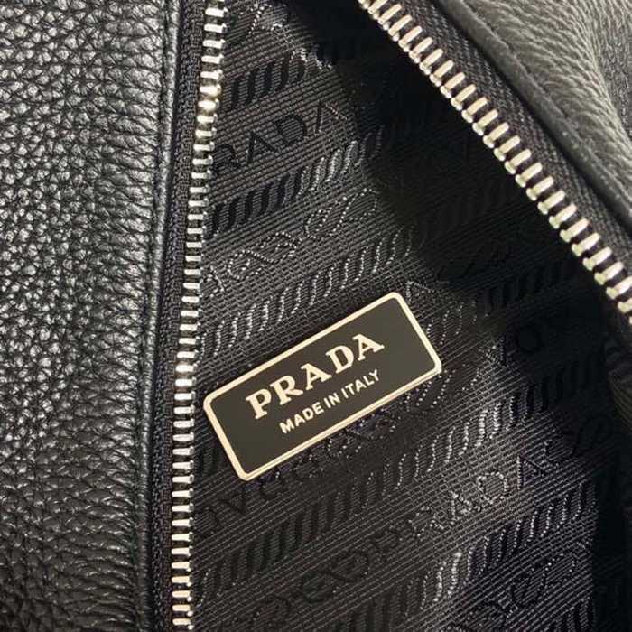 PRADA 2VZ098 胸バッグ サイズ:32x17x6.5cm