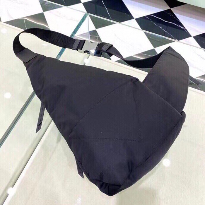 PRADA 2VZ092 リュック サイズ:37.5x26.5cm