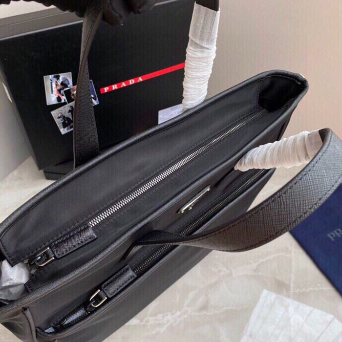 PRADA 2VG032 メンズバッグ サイズ:35x34x10cm