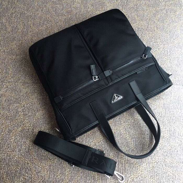 PRADA 2VG860 メンズバッグ サイズ:34x34.5cm