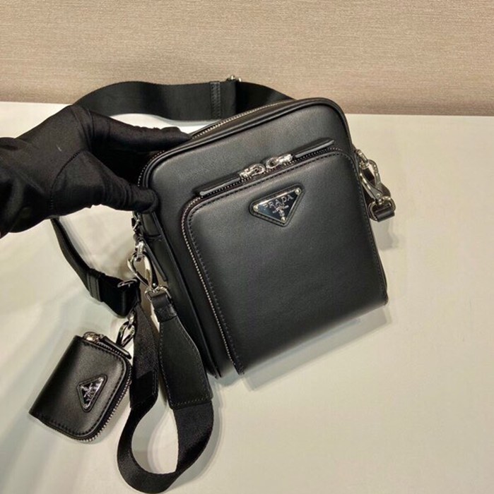 PRADA 2VH168 レザーショルダー サイズ:18.5x16cm