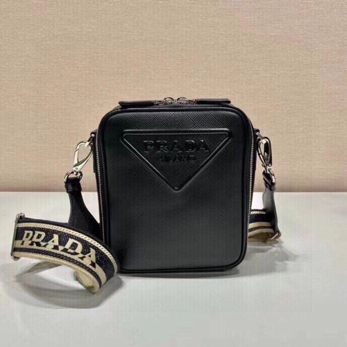 PRADA 2VH154 刺繍テープ斜め掛け サイズ:19x16x5.5cm PRADA 2VH154 刺繍テープ斜め掛け サイズ:19x16x5.5cm