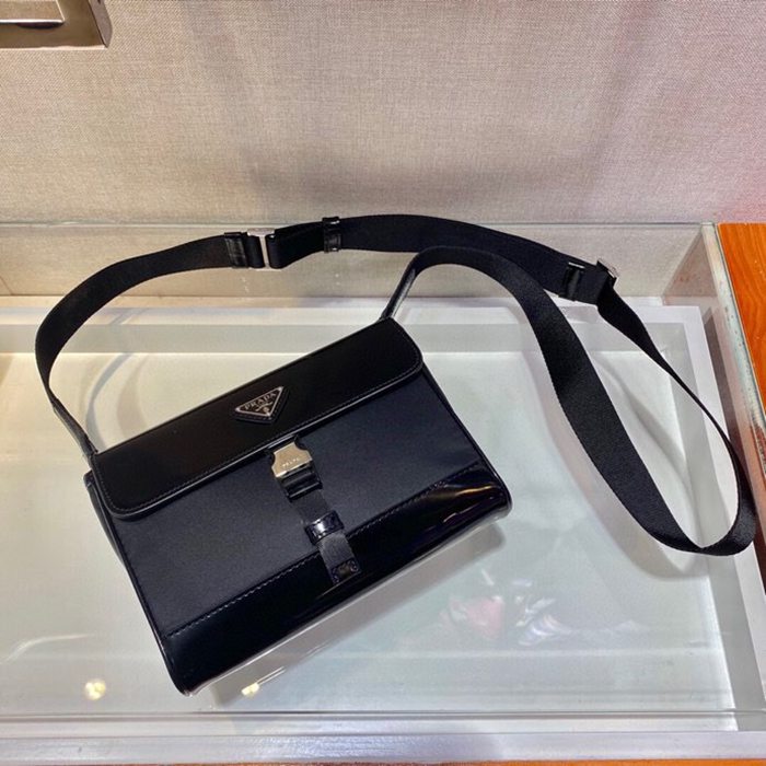 PRADA 2VD044 メッセンジャー サイズ:20x15.5cm