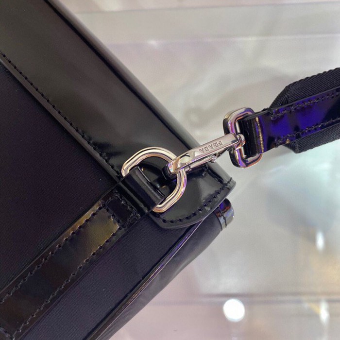 PRADA 2VD044 メッセンジャー サイズ:20x15.5cm