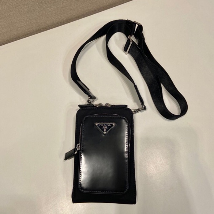 PRADA 2ZT060 スマホバッグ サイズ:18x11.5cm