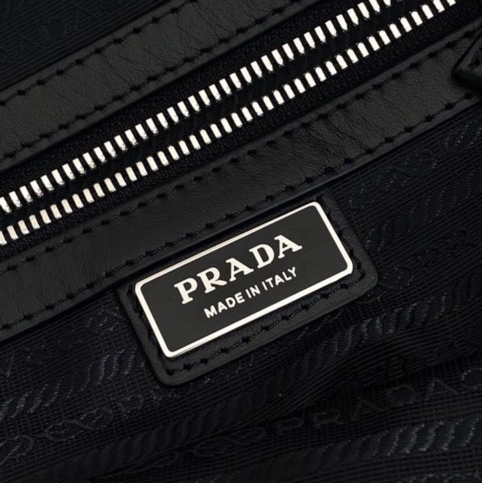 PRADA 2VH182 メッセンジャー 小 サイズ:31.5x25x14cm
