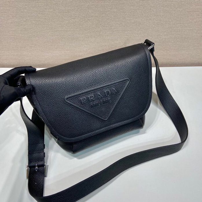 PRADA 2VD056 フラップショルダー サイズ:22x22x12cm