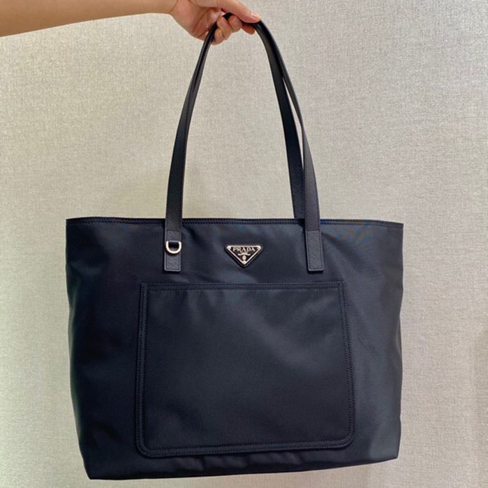 PRADA 1BG052 ナイロントート サイズ:35x29x15.5cm
