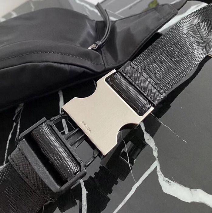 PRADA 2VL034 ウエストバッグ サイズ:26x12cm