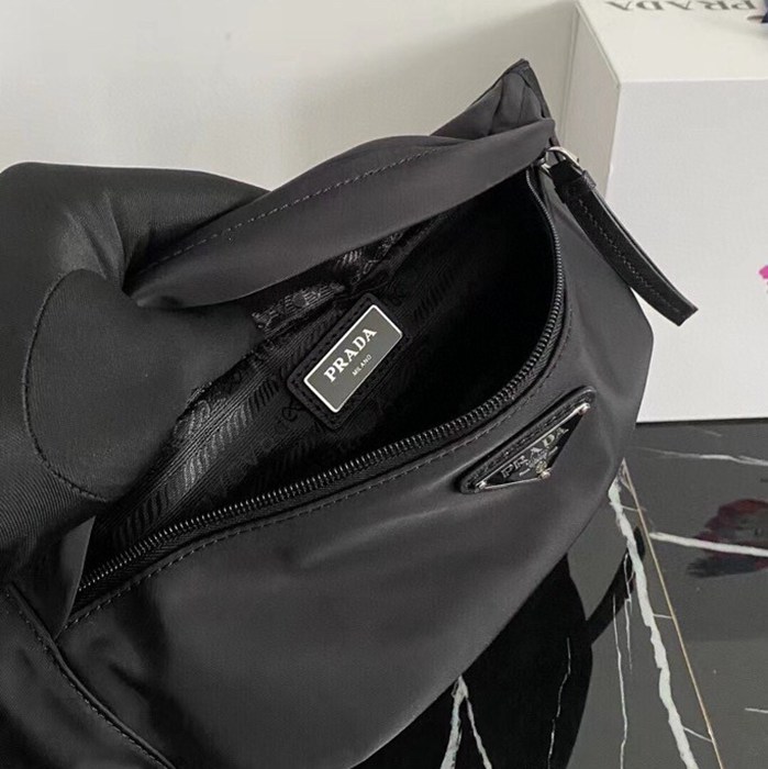 PRADA 2VL034 ウエストバッグ サイズ:26x12cm