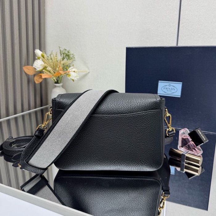 PRADA 1BD314 ダブルストラップ サイズ:23x15.5cm