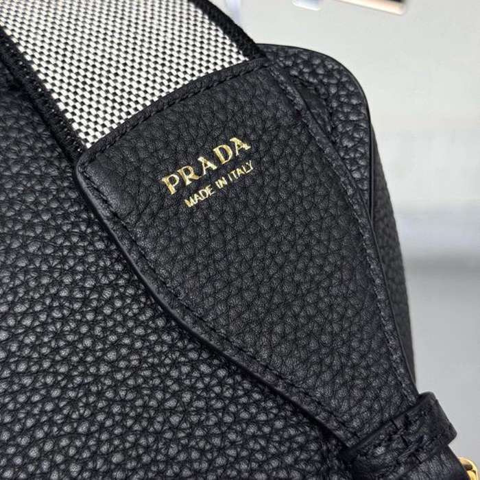 PRADA 1BD314 ダブルストラップ サイズ:23x15.5cm