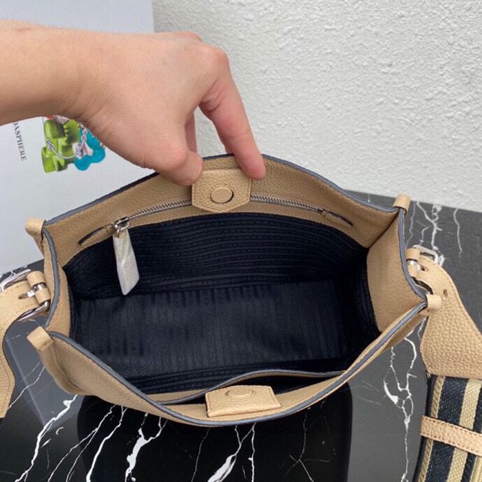 PRADA 1BC073 ファブリック斜め掛け 大 サイズ:30x28x12cm