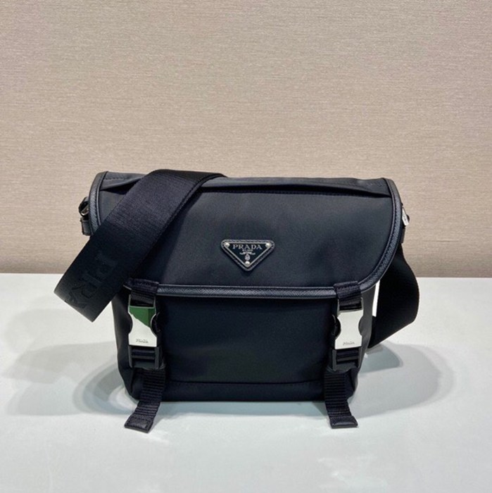 PRADA 2VD066 メッセンジャー 小 サイズ:20x19x10cm