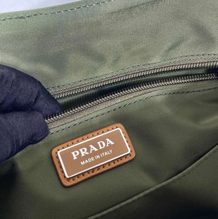 PRADA 2VD052 メッセンジャー 大 オリーブ緑 サイズ:30x27.5x14.5cm
